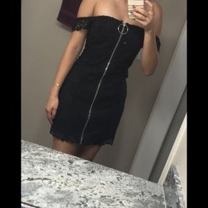 💜2/$15 Mango Off-Shoulder Lace Dress